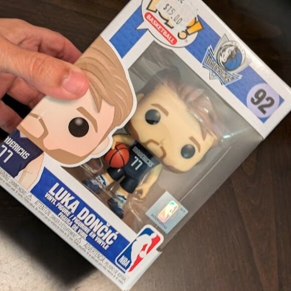 O1 FUNKO POP Luka Doncic NBA Collectible Pop - Picture 2 of 6
